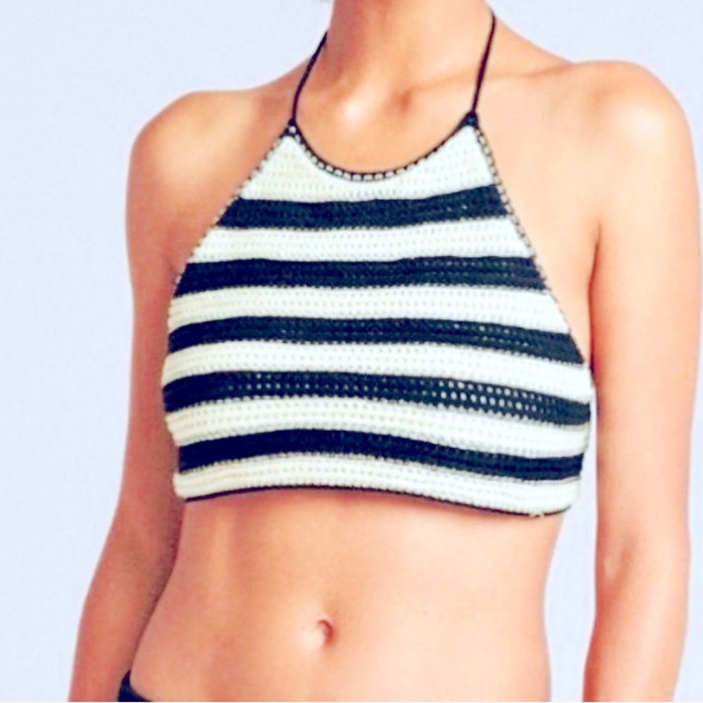 🌸2 for $40 NWT GAP Crochet  Halter Crop Top Black  Off-White stripes Size L